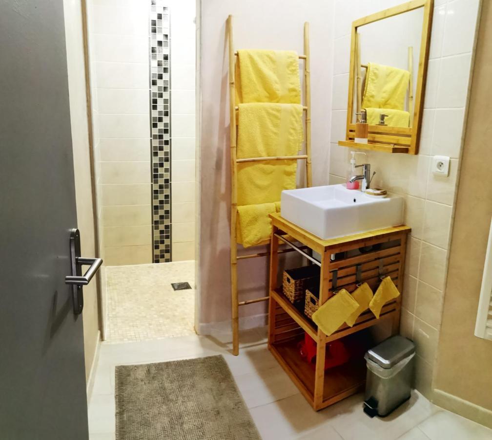 Les Bois De Saint Auvent Hotell La Geneytouse Exteriör bild